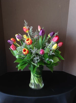 18 Tulips in a vase