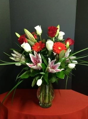 I'm in Love Lilies, Roses, Tulips