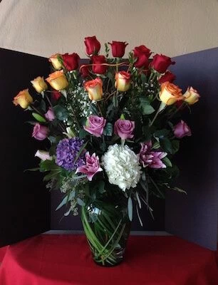 Extraordinary Love of Roses, Hydrangea and Lilies