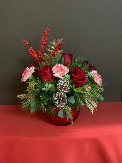 Christmas arrangement, christmas flowers, Christmas centerpiece, roses, Berrys, carnations, pinecones, holiday gift idea, table decor