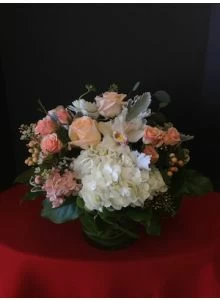 pastel colors, peach roses, white hydrangea,