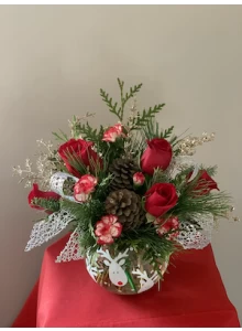 christmas flowers, holiday arrangement, roses and pine cones, holiday table piece, gift idea