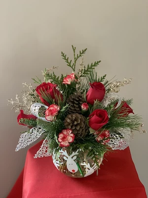 christmas flowers, holiday arrangement, roses and pine cones, holiday table piece, gift idea